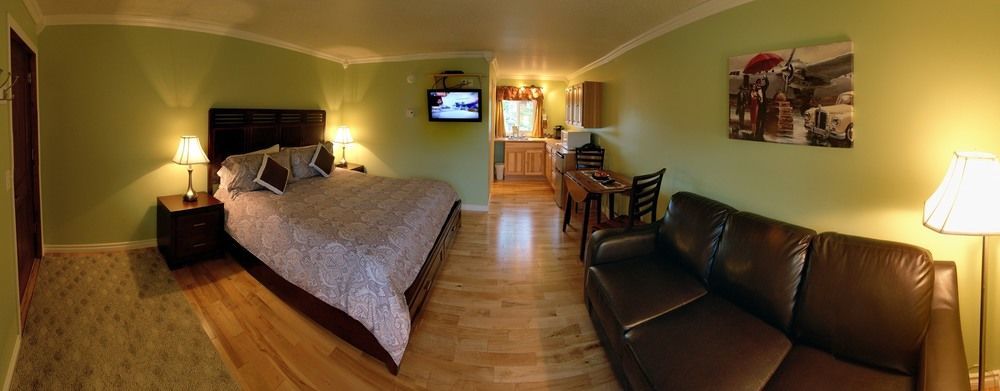 Parkside Inn Хейнс-Джанкшен Экстерьер фото